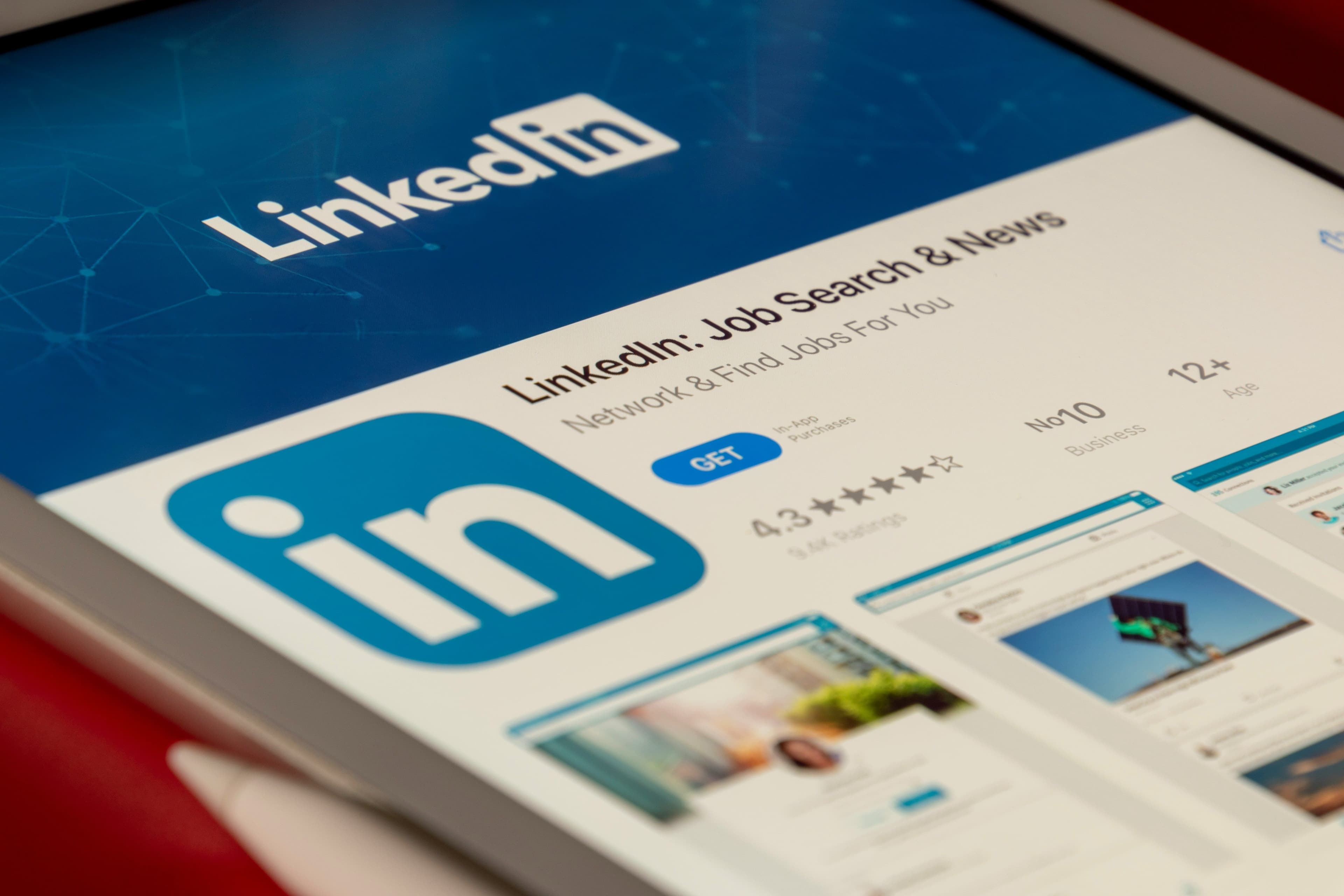 The LinkedIn Headline Formula That Gets 3x More Recruiter Messages